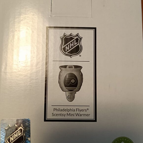 Philadelphia Flyers officially licensed NHL® Collection – Scentsy Mini Warmer. - Picture 4 of 8
